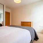 Londwell, City & Limehouse Balcony Flat - Skyline Views