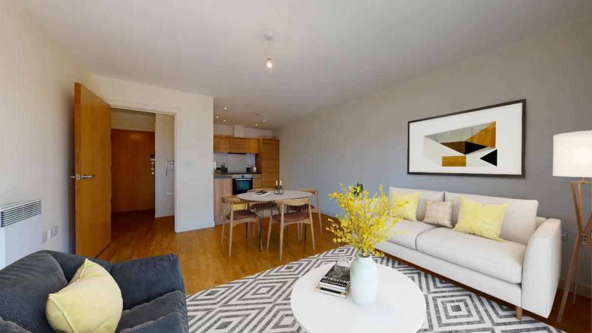 Londwell, & Limehouse Balcony Flat - Skyline Views
