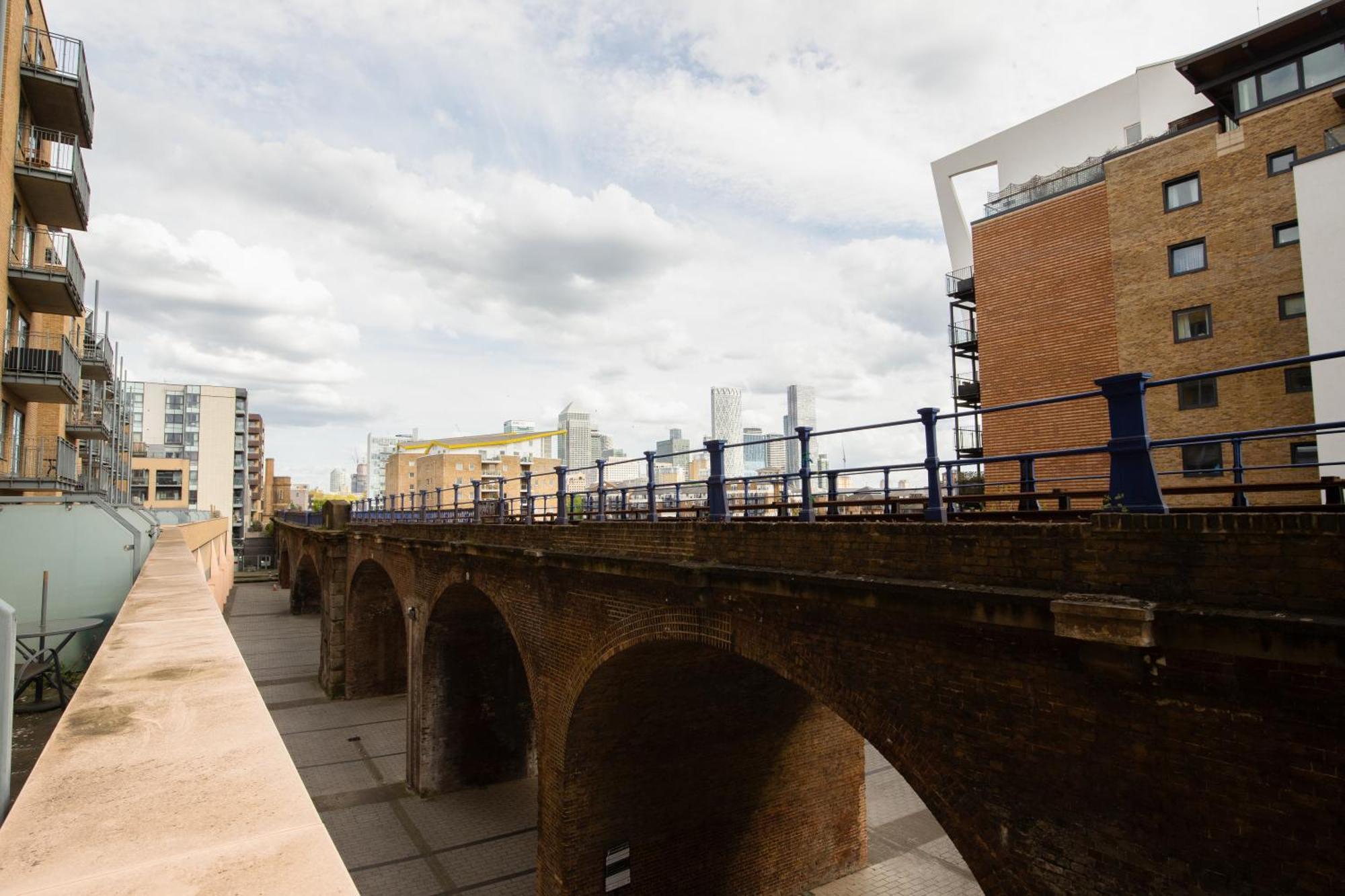 Londwell, & Limehouse Balcony Flat - Skyline Views * Londra